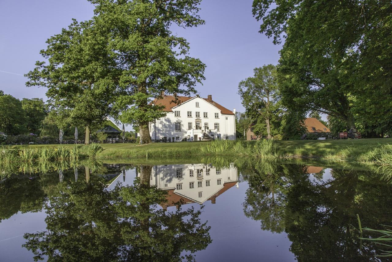 Hotel&Gästehaus Gut Kaden Alveslohe Exterior foto